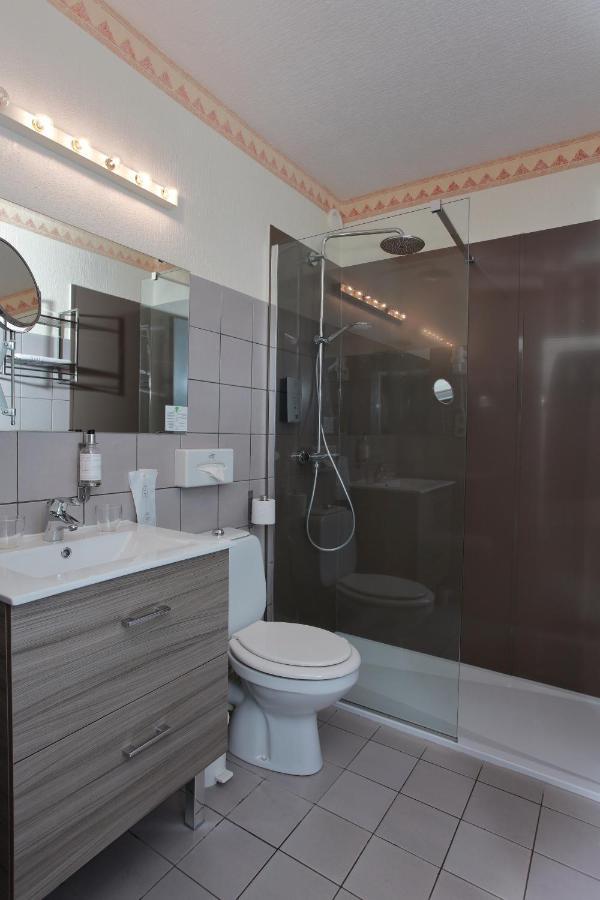 Logis Le Luth Hotel Mirecourt Екстериор снимка