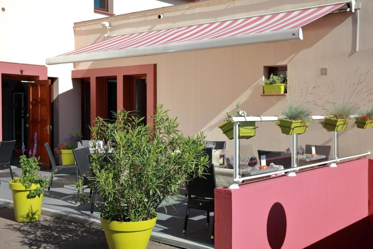 Logis Le Luth Hotel Mirecourt Екстериор снимка