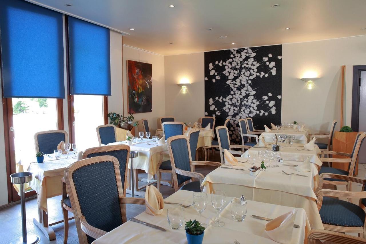 Logis Le Luth Hotel Mirecourt Екстериор снимка
