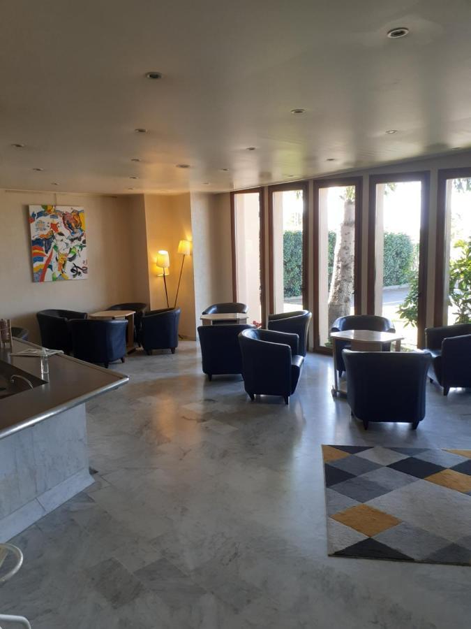Logis Le Luth Hotel Mirecourt Екстериор снимка