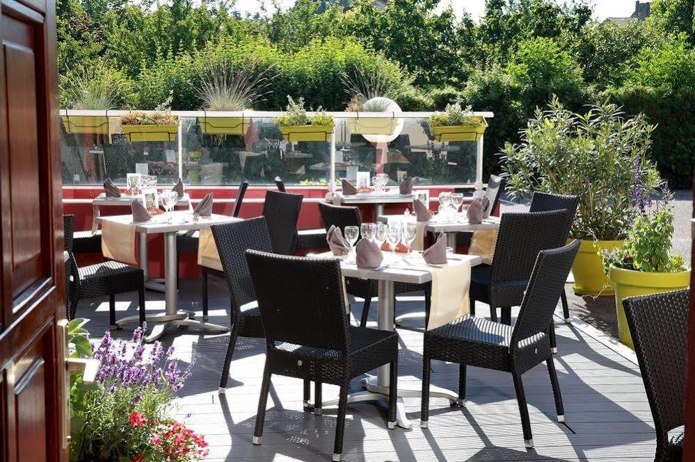 Logis Le Luth Hotel Mirecourt Екстериор снимка